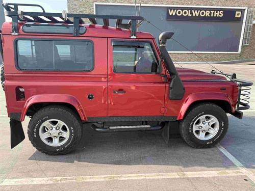Land Rover Defender 90 Puma Station Wagon